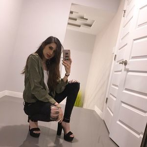 Meet your Posher, Angeles